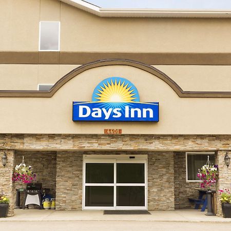 デイズ イン バイ ウィンダム チェットウィンド Chetwynd エクステリア 写真